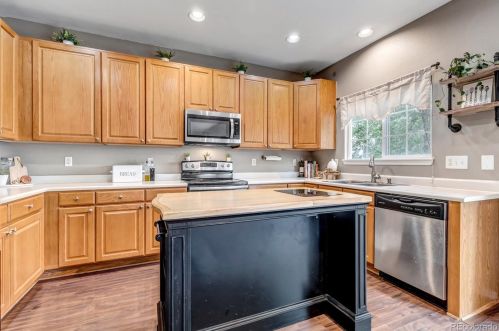 18683 Crestridge Dr, Aurora CO 80015-5128 exterior