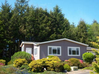 5689 Windmill Dr, Newport, OR 97365-1251