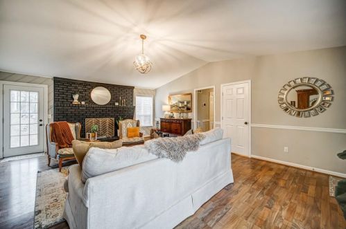 149 Chickasaw Run, Holly Springs, GA 30188-5712