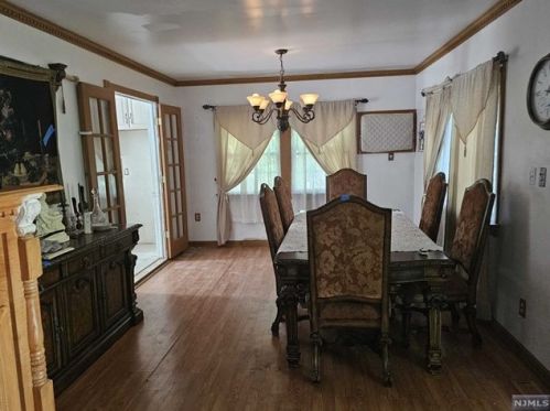 11 Crescent St, Rochelle Park, NJ 07662-3203