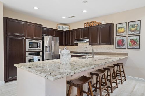 47875 Rosemary St, La Quinta, CA 92253-6284