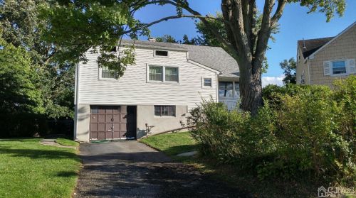 24 Inverness Ter, Perth Amboy, NJ 08863-1222