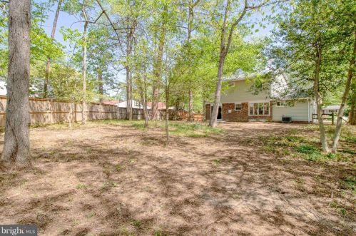 5502 Kings Park Dr, Springfield VA  22151-1106 exterior