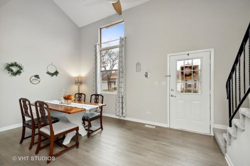 217 Fairfield Ct, Palatine, IL 60067-8642