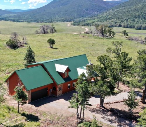 2221 Sigler Dr, Sangre De Cristo Ranches CO exterior