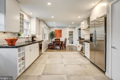 15009 Snowden Dr, Silver Spring MD 20905-5663 exterior