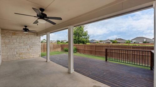 1281 Beechwood Dr, Uhland, TX 78640-5718