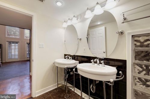 13908 Gate Dr, Silver Spring MD 20906-2208 exterior