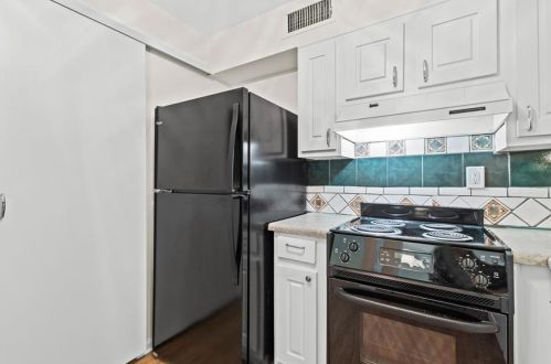 120 Maison Pl, Atlanta GA  30327-4026 exterior