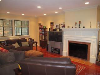 118 Village Ctr, Torrington, CT 06790-2208