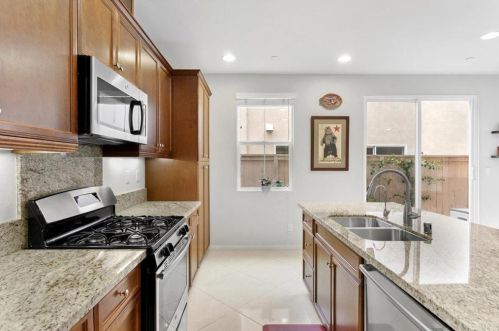 1359 Dolomite Way, San Marcos CA  92078-2824 exterior