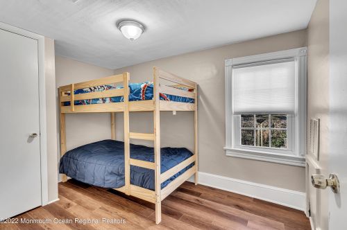 826 Prospect Ave, Tinton Falls NJ  07712-5709 exterior