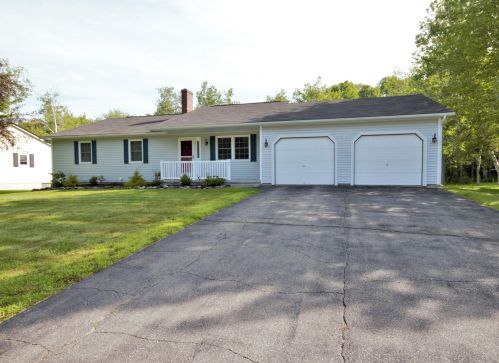 50 Greenwood Dr, Brewer, ME 04412-1736