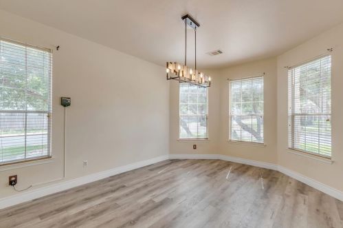 12601 Duckcreek Ct, Austin TX  78729-7281 exterior