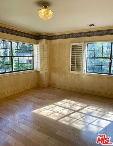 3041 Chevy Chase Dr, Glendale CA  91205-4805 exterior
