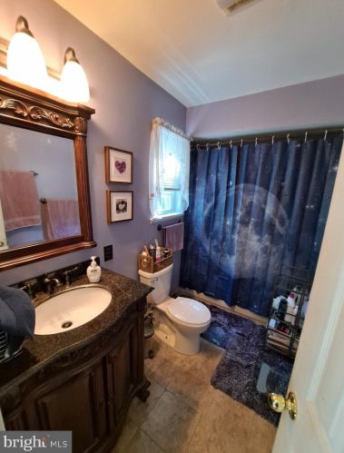 100 Chestnut Ave, Camden NJ  08107-2207 exterior