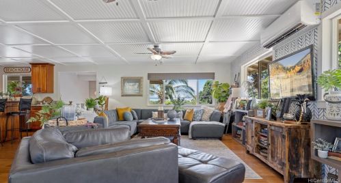 84-479 Makaha Valley Rd, Nanakuli, HI 96792