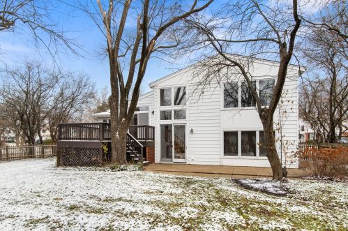 36 Forestway Dr, Bannockburn, IL 60015-4806