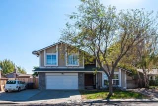 671 Silver Lake Dr, Fairfield, CA 94534-6815