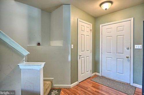 111 Banyan Circle Dr, Lancaster, PA 17603-4496
