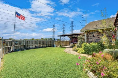 7026 Christina Ln, Garland TX 75043-6619 exterior