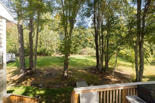 72 Ledgeview Dr, Rochester, NH 03839-5619