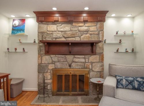 2106 Lyndell Dr, Lancaster PA  17601-5728 exterior