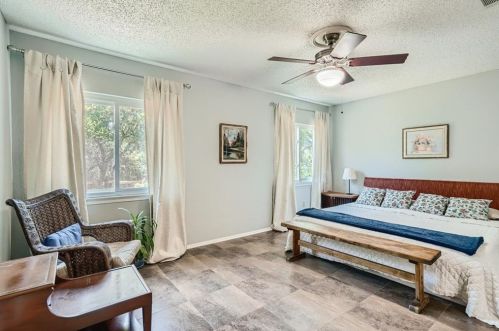 6555 Fair Vly Trl, Austin TX  78749-1266 exterior