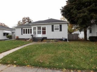 519 31st St, Davenport, IA 52803-1204