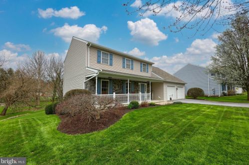 1063 Hearthstone Rd, Lancaster, PA 17603-9452