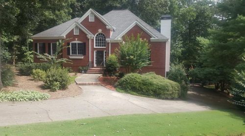 3885 Waterford Dr, Suwanee GA  30024-1479 exterior