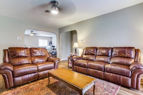 4212 Selkirk Dr, Fort Worth TX  76109-5328 exterior