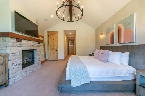 10251 Valmont Trl, Truckee CA  96161-2078 exterior