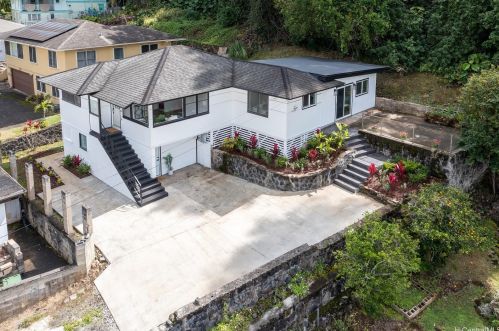 2803 Henry St, Honolulu HI  96817-1144 exterior