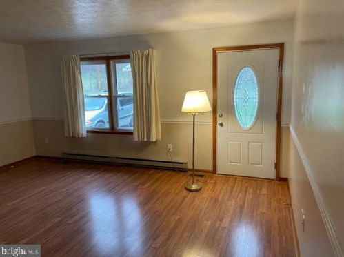 3392 Petersburg Pike, Franklin WV 26807-5635 exterior