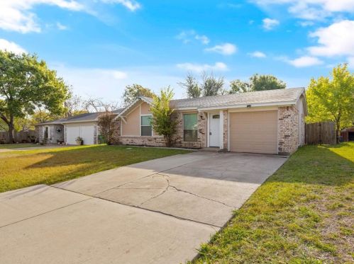 600 Sherman Dr, Midlothian TX  76063-2176 exterior