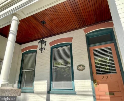 231 Mulberry St, Lancaster PA  17603-3741 exterior