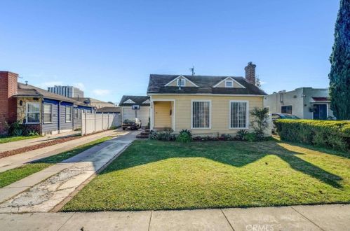 338 School St, Compton, CA 90220-2109
