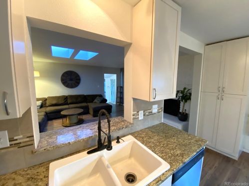 2250 Zuni St, Englewood CO  80110-1058 exterior