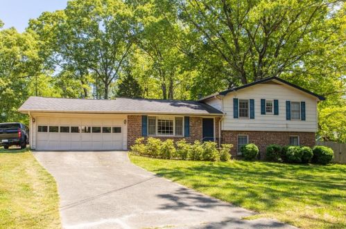862 Taliferro Ct, Lilburn, GA 30047-3142