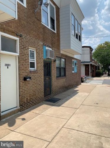 2001 Woodlynne Ave, Camden, NJ 08107-2236