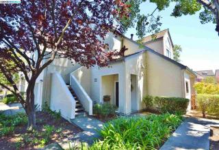 12 Courageous Ct, Alameda, CA 94501-1054