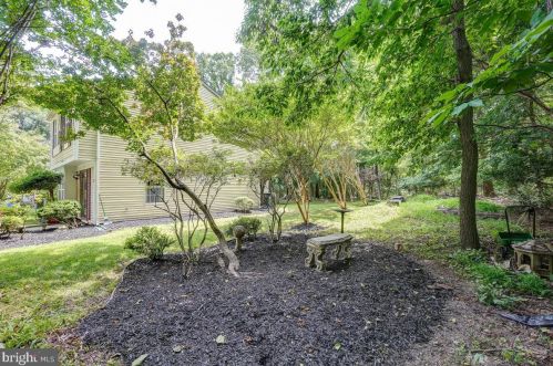 1101 Sandy Hollow Ct, Silver Spring MD 20905-6050 exterior