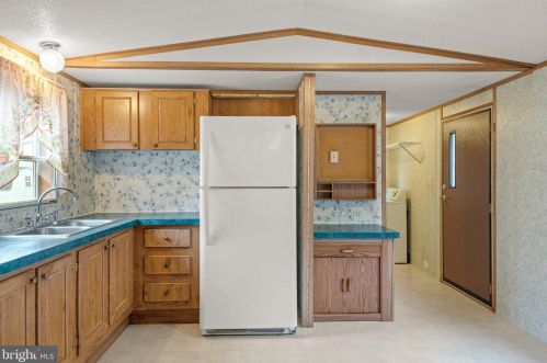 207 Sunningdale Ct, Lancaster PA  17603-2185 exterior