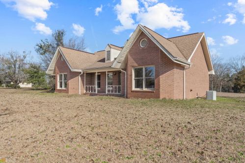 103 Little Joe Ln, Bonaire, GA 31005-3904