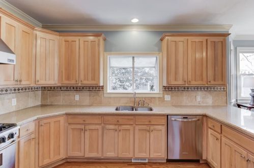 2721 Log Cabin Dr, Atlanta GA  30339-1546 exterior