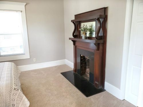 1737 Center Ave, Atlanta GA  30344-4703 exterior