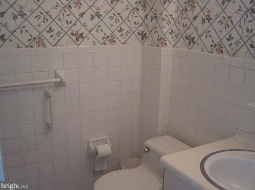 400 5 St, Philadelphia PA 19147-1508 exterior