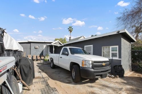 2950 11th St, Riverside CA  92507-4961 exterior