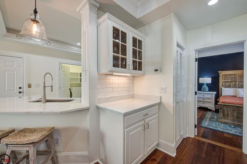 1000 Carolina Blvd, Isle Of Palms SC  29451-2242 exterior